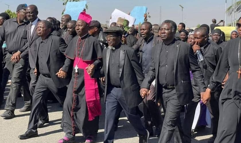 Líderes cristãos durante o protesto pacífico. (Foto: Portas Abertas)