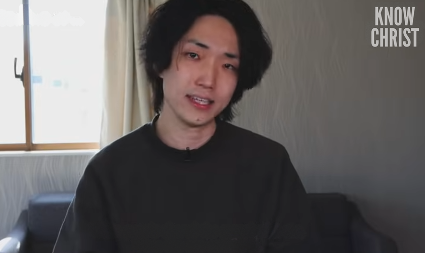 Masa Morishita testemunha sobre sua conversão. (Captura de tela/YouTube/Know Christ)