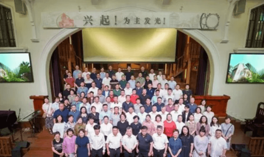 Grupo de pastores que participaram do curso de treinamento em 'governança rigorosa'. (Foto: Weib)