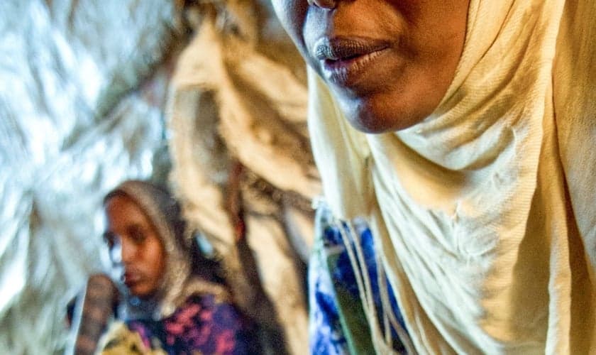 Uma refugiada somali em campo de refugiados de Dagahaley, no Quênia. (Foto ilustrativa: IMB)