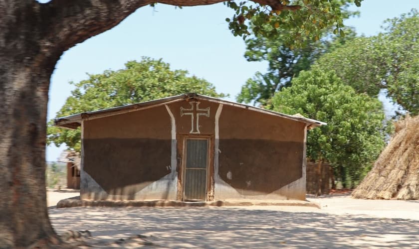 A igreja localizada na aldeia atacada. (Foto: Portas Abertas)