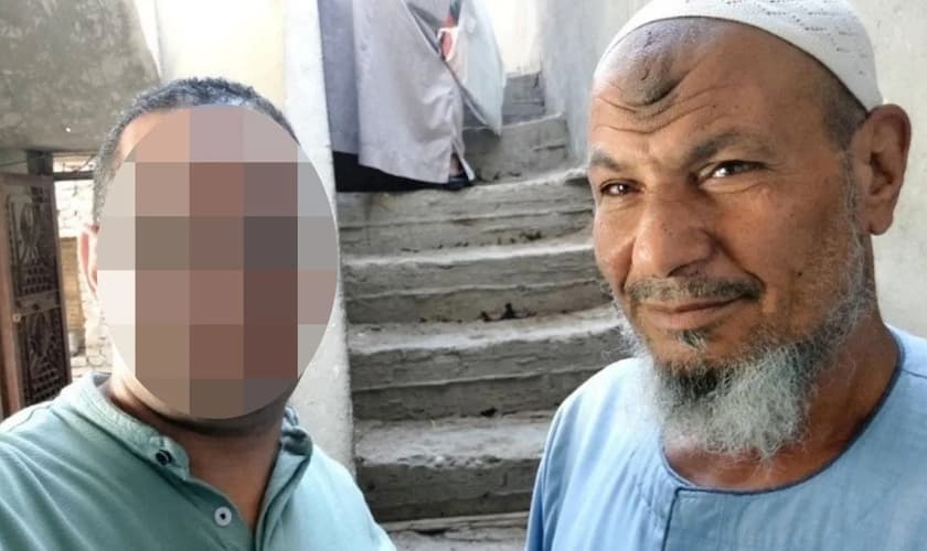 O ex-muçulmano Ahmed (à direita). (Foto: Uncharted Ministries).