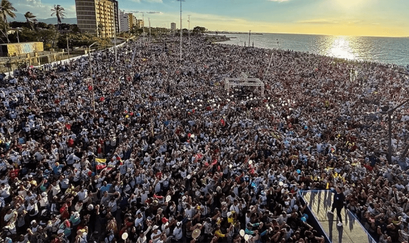 Multidão de cristãos participa da Marcha para Jesus, em Cumaná, Venezuela. (Captura de tela/Marcha para Jesus em Cumaná)