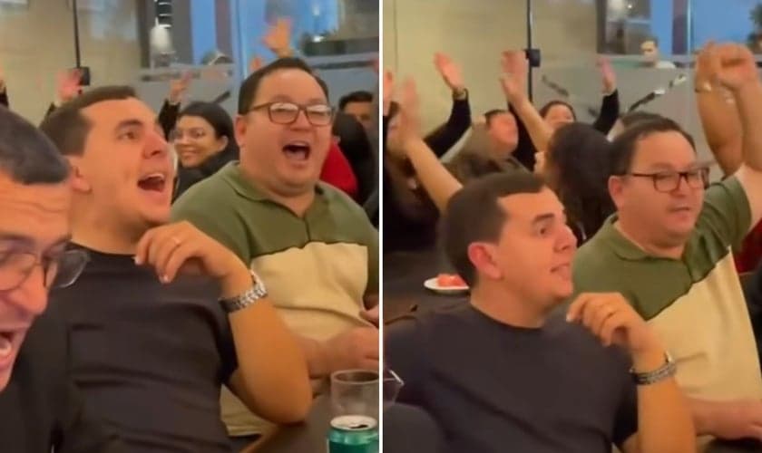 O autista louvando na churrascaria com os demais clientes. (Foto: reprodução/Instagram/autismoinfoco_tea)