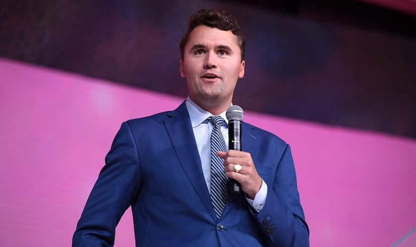 Charlie Kirk em evento da Turning Point USA em 2023. (Foto: Wikimedia Commons/Gage Skidmore)