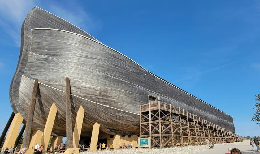 Réplica da arca no Ark Encounter, localizada no Kentucky, EUA. (Foto: Elias Null / Unsplash)