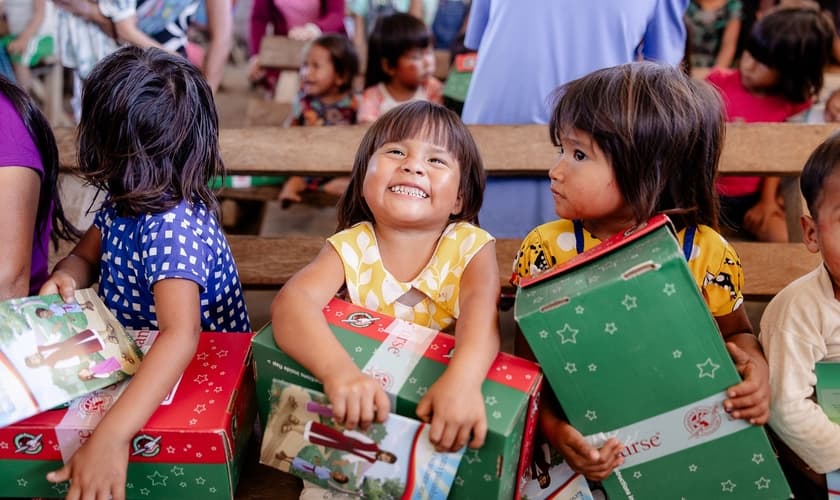 Crianças vulneráveis de 130 países receberão o presente de Natal. (Foto: Facebook/Samaritan’s Purse).