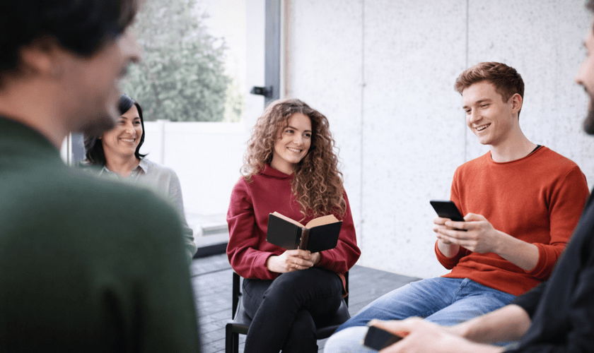 Cristãos de 18 a 34 anos destinam a maior proporção de sua renda às doações. (Imagem ilustrativa gerada por IA)